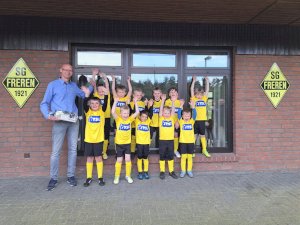 Neue Trikots für die G1-Jugend der SG Freren