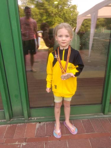 Hedda erfolgreich beim Birkhahnschwimmfest Twist